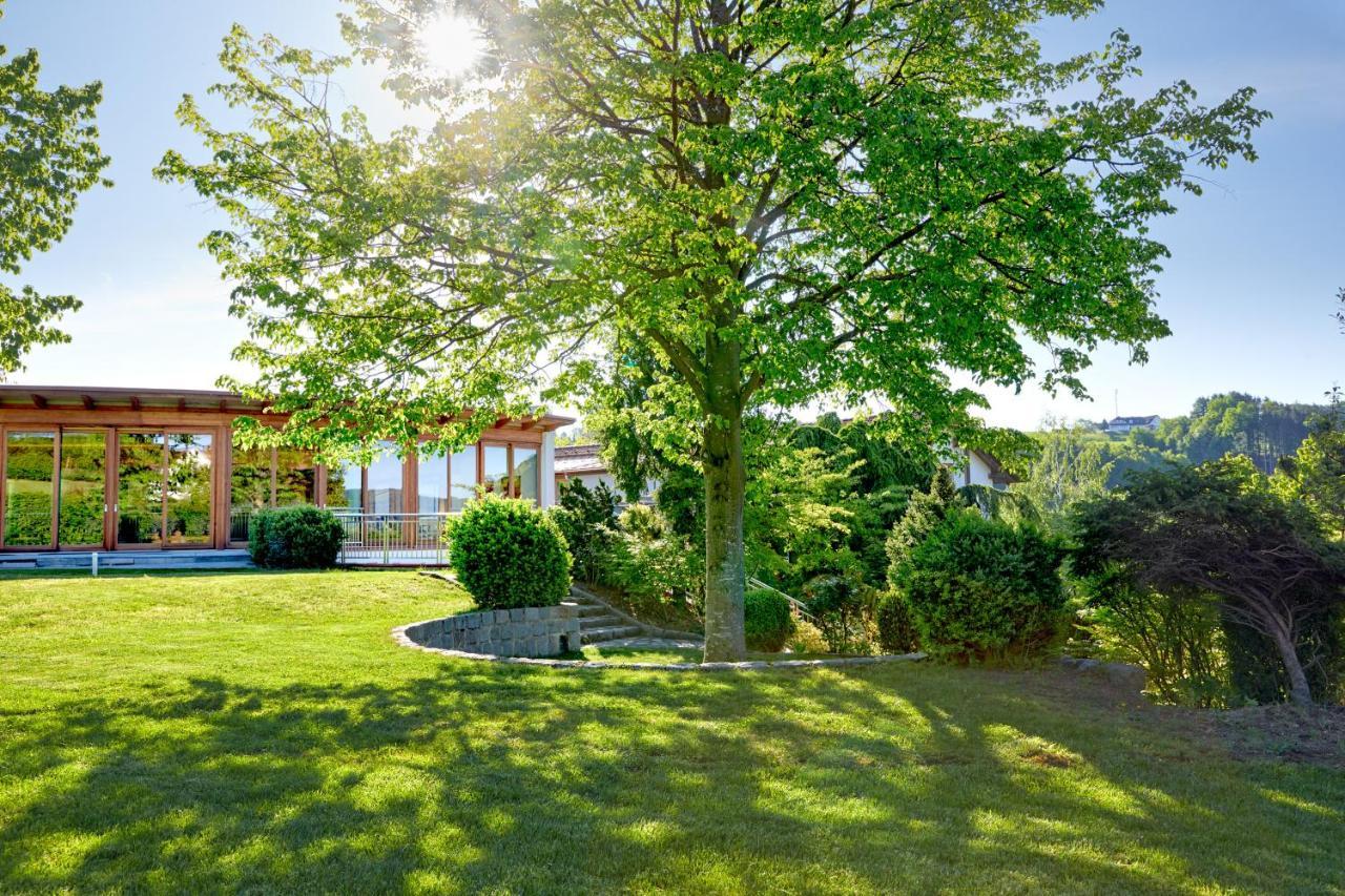 Ayurveda Resort Mandira Bad Waltersdorf Buitenkant foto